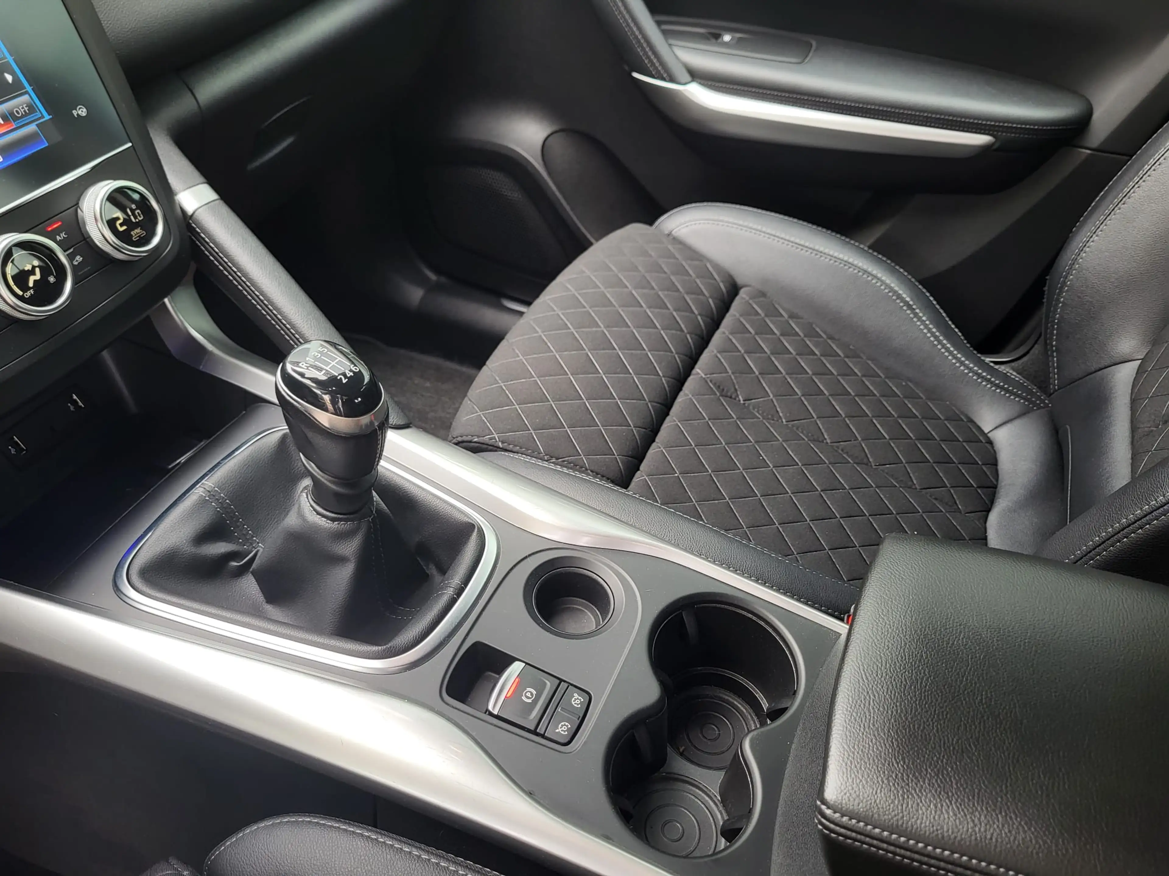 Renault Kadjar INTENS TCE140 *Trekhaak *GPS *Camera ... — photo 11