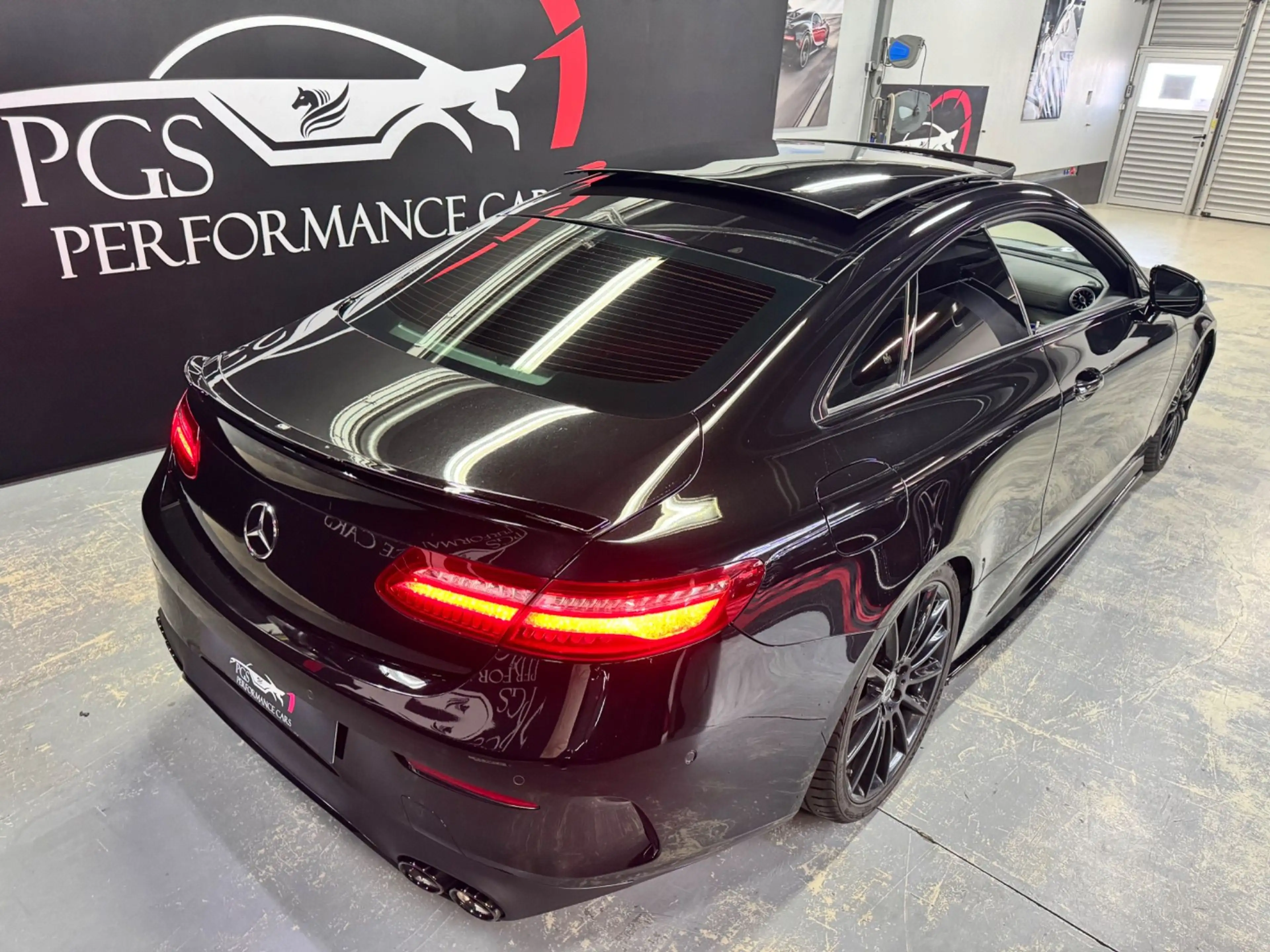 Mercedes-Benz E 220 d Aut.AMG/PANO/WIDESCREEEN/MULTIBEAM/BURMEST — photo 7