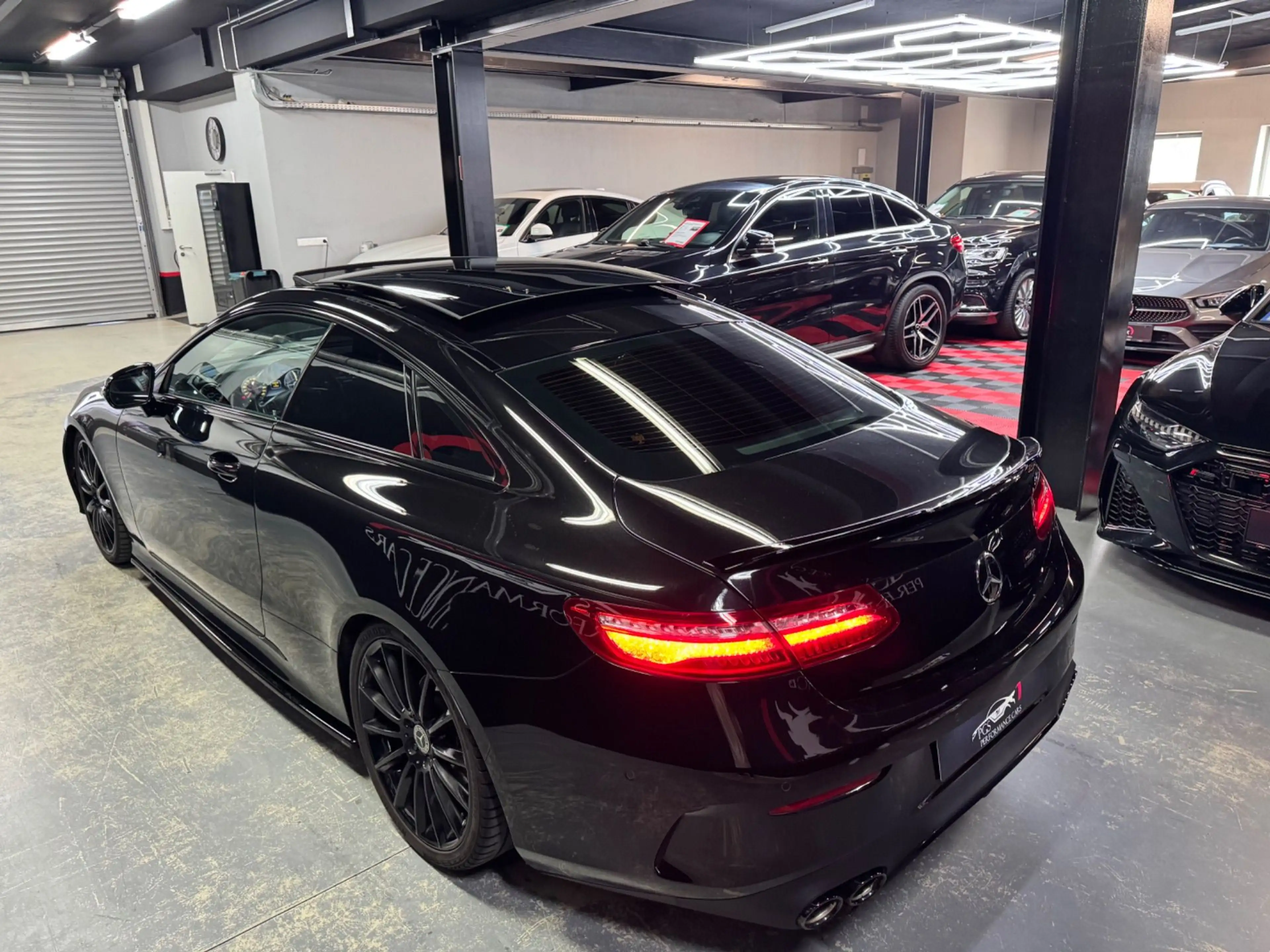 Mercedes-Benz E 220 d Aut.AMG/PANO/WIDESCREEEN/MULTIBEAM/BURMEST — photo 4