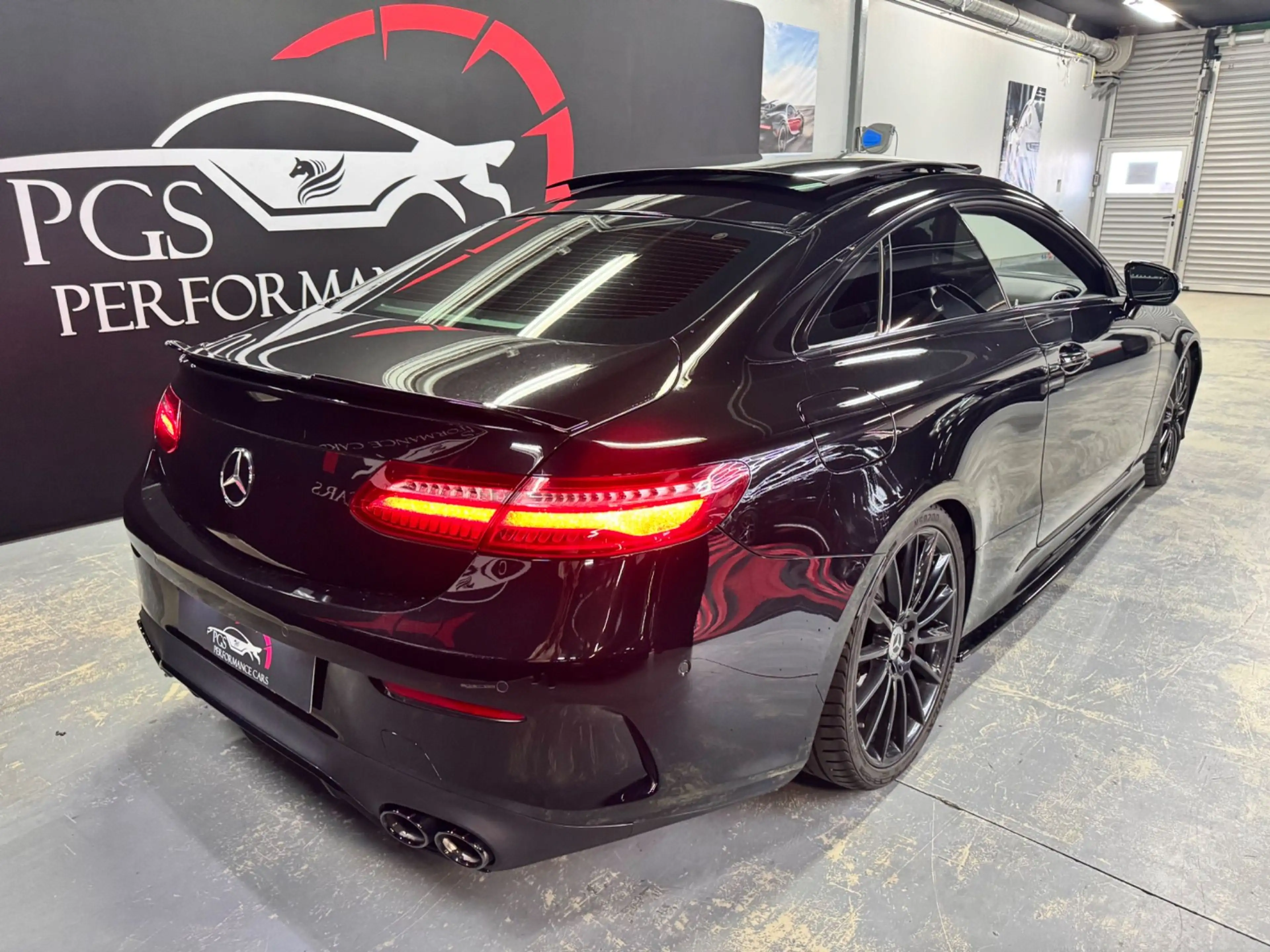 Mercedes-Benz E 220 d Aut.AMG/PANO/WIDESCREEEN/MULTIBEAM/BURMEST — photo 8