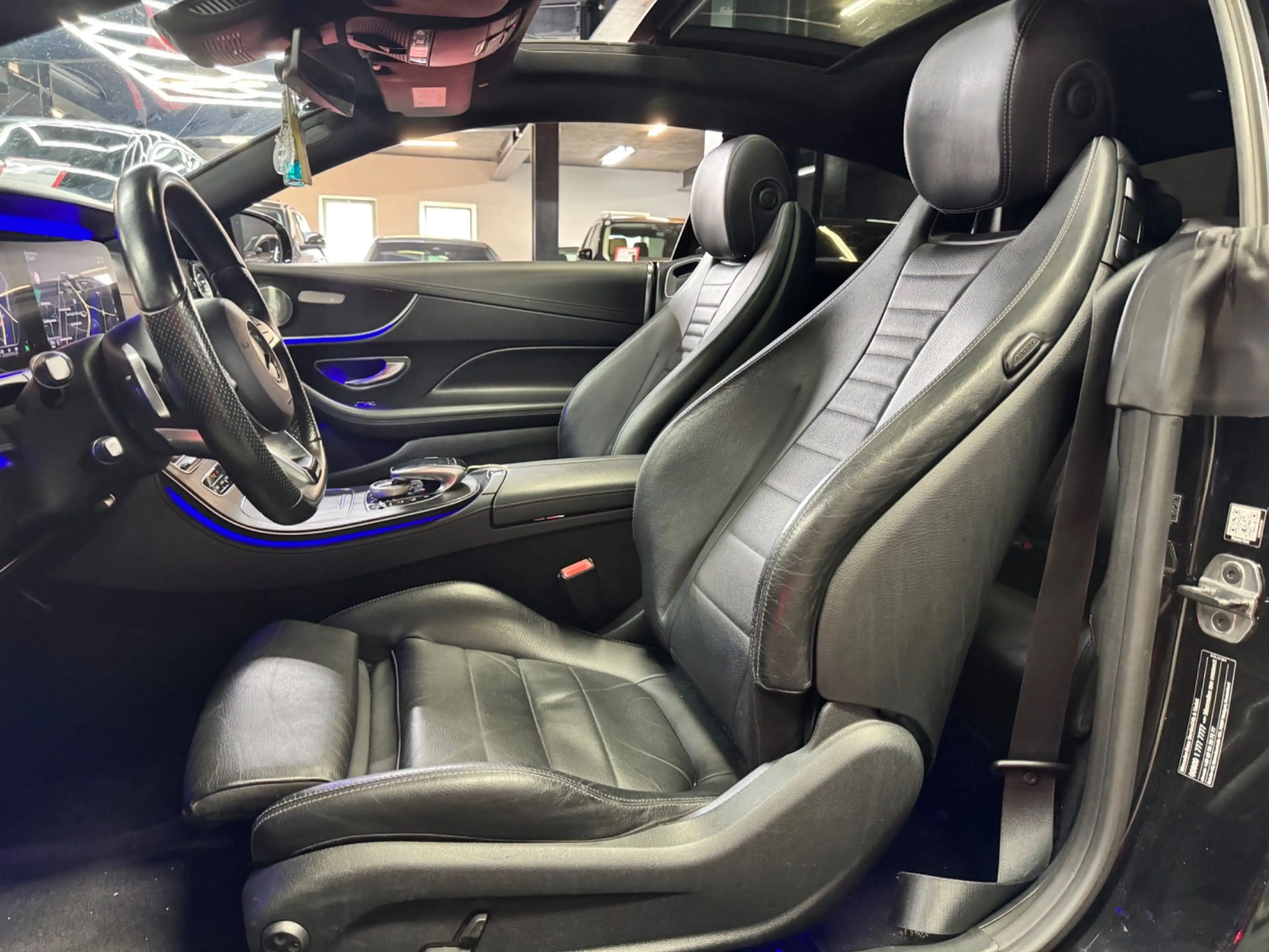 Mercedes-Benz E 220 d Aut.AMG/PANO/WIDESCREEEN/MULTIBEAM/BURMEST — photo 18