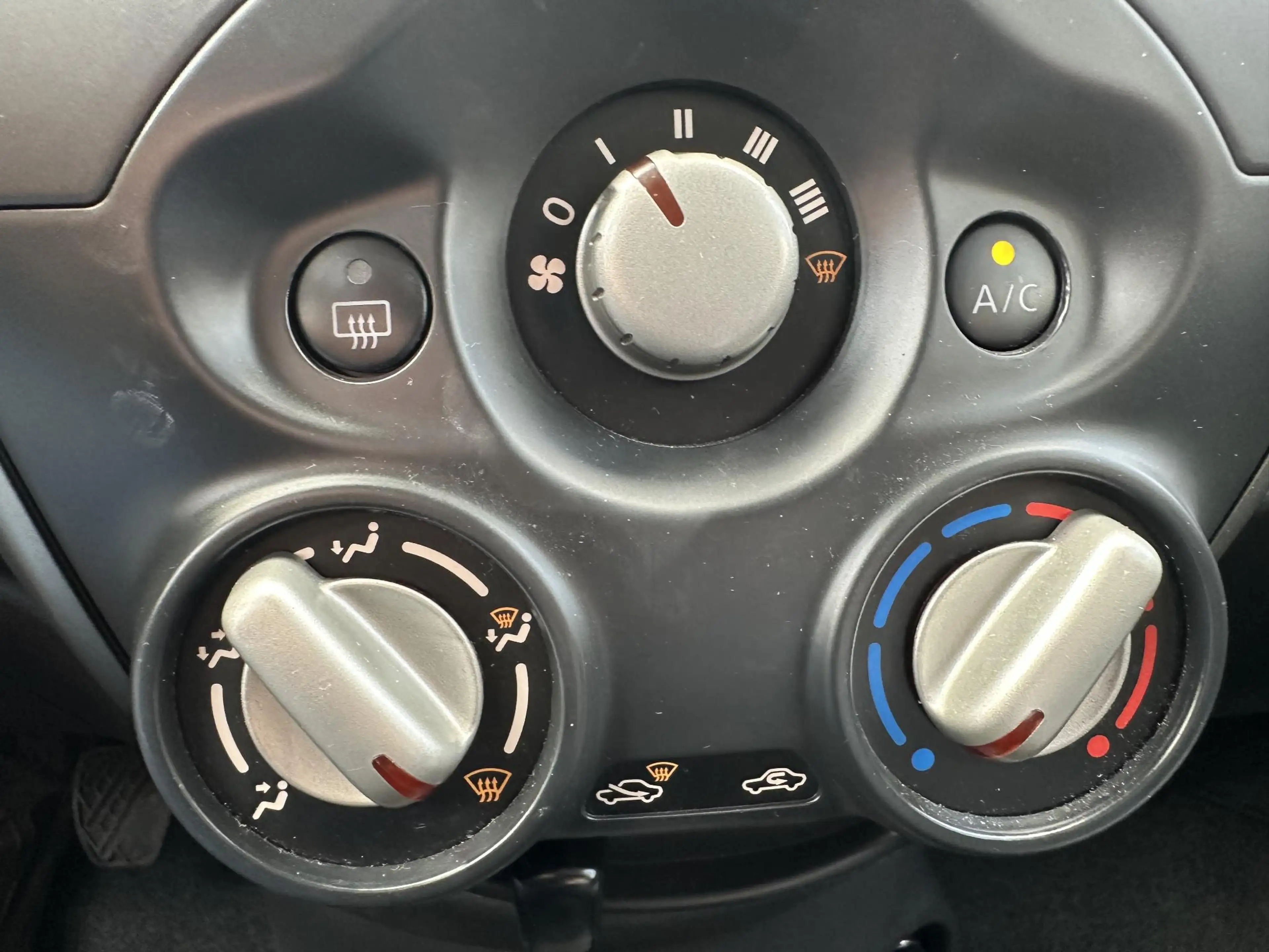 Nissan Micra 1.2 Visia Pack /Nieuwe apk bij aflevering/Airco/Tr — photo 15