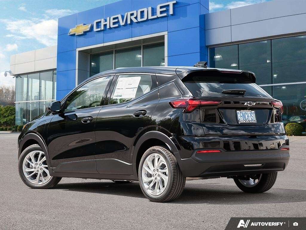 2027 Chevrolet Bolt FWD 4dr LT — photo 1