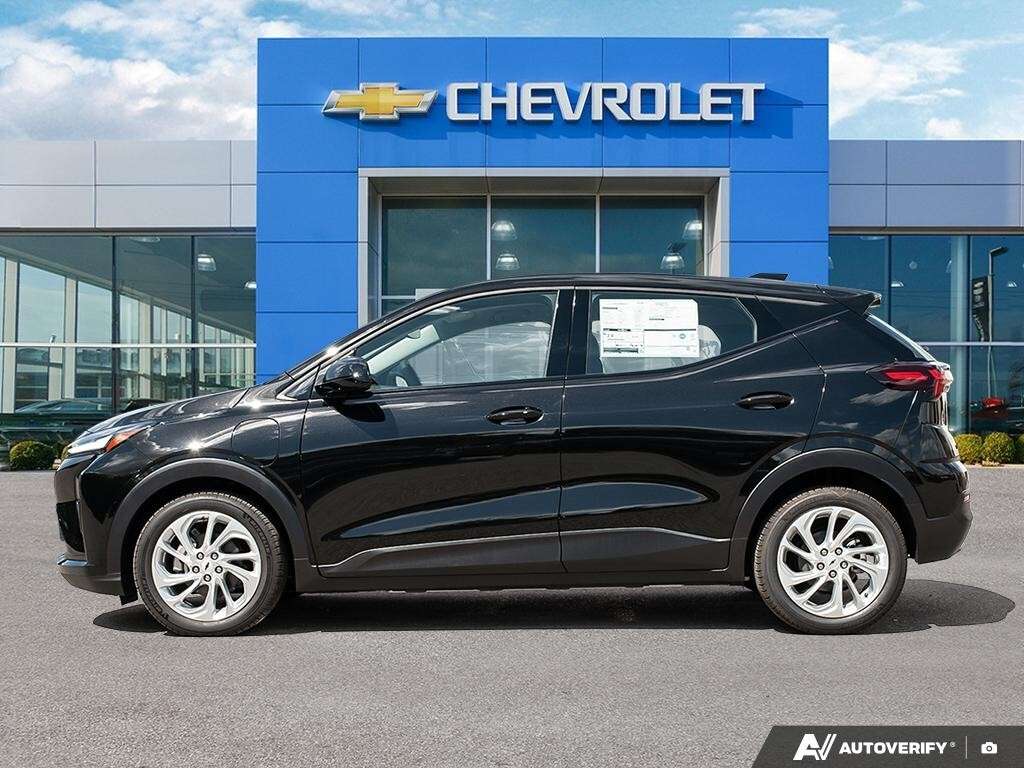 2027 Chevrolet Bolt FWD 4dr LT — photo 1