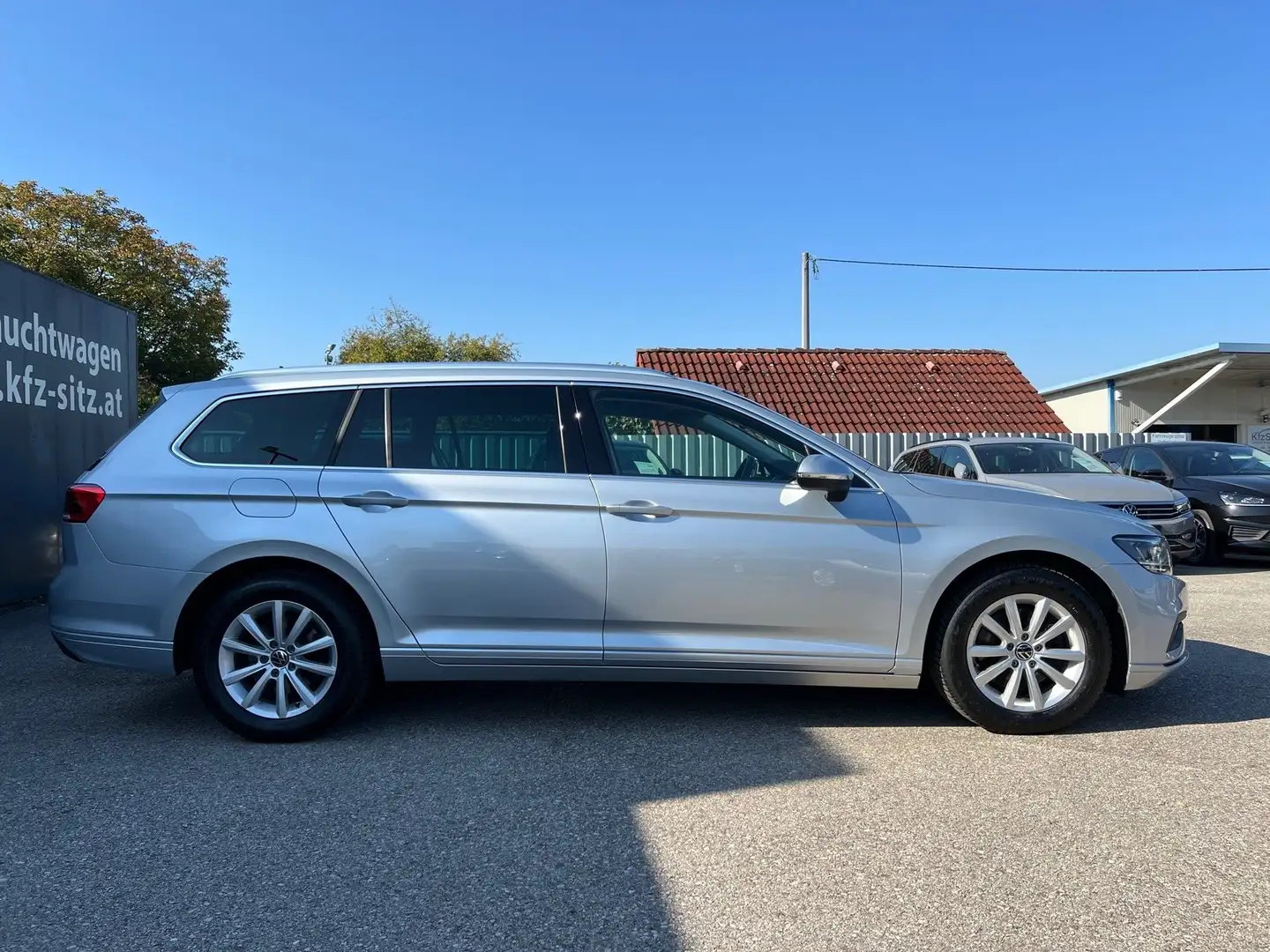 Volkswagen Passat Variant Business 2,0 SCR TDI DSG | AHK Silber - 2