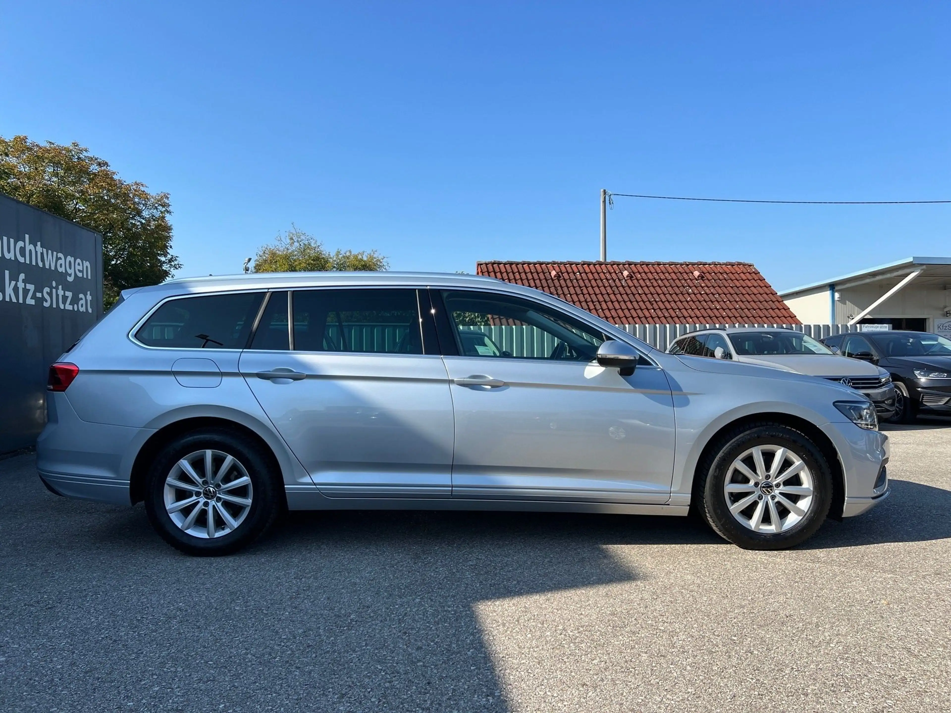 Volkswagen Passat Variant Business 2,0 SCR TDI DSG | AHK — photo 2