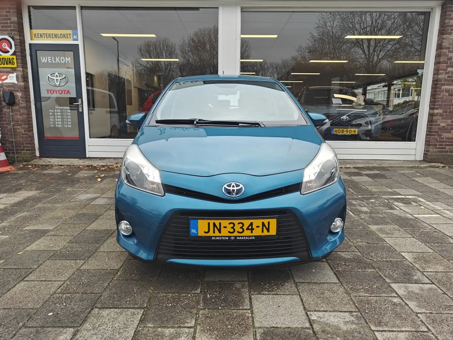Toyota Yaris 1.5 Hybrid Aspirat. Blauw - 2