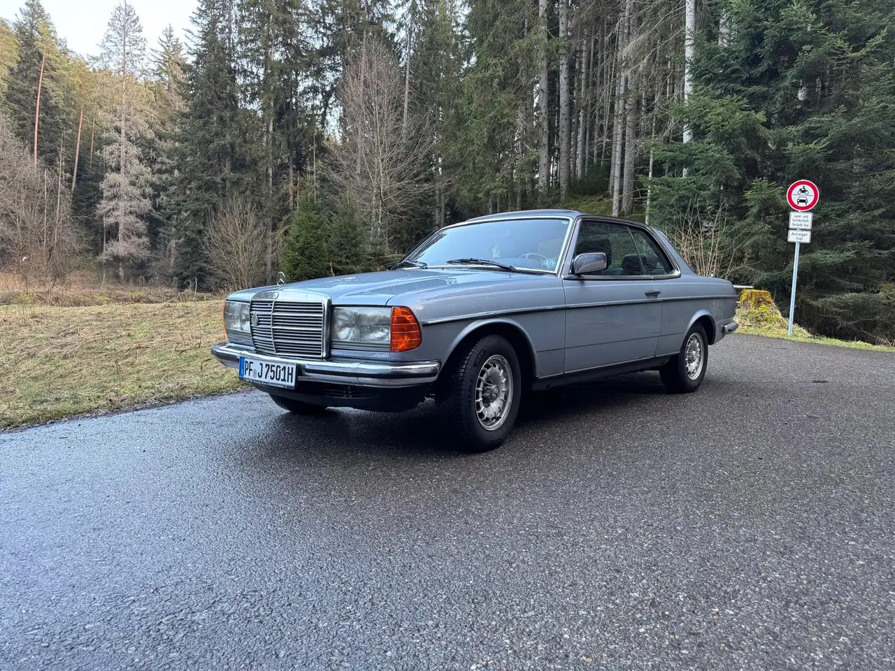 Mercedes-Benz 230 CE, foto 2