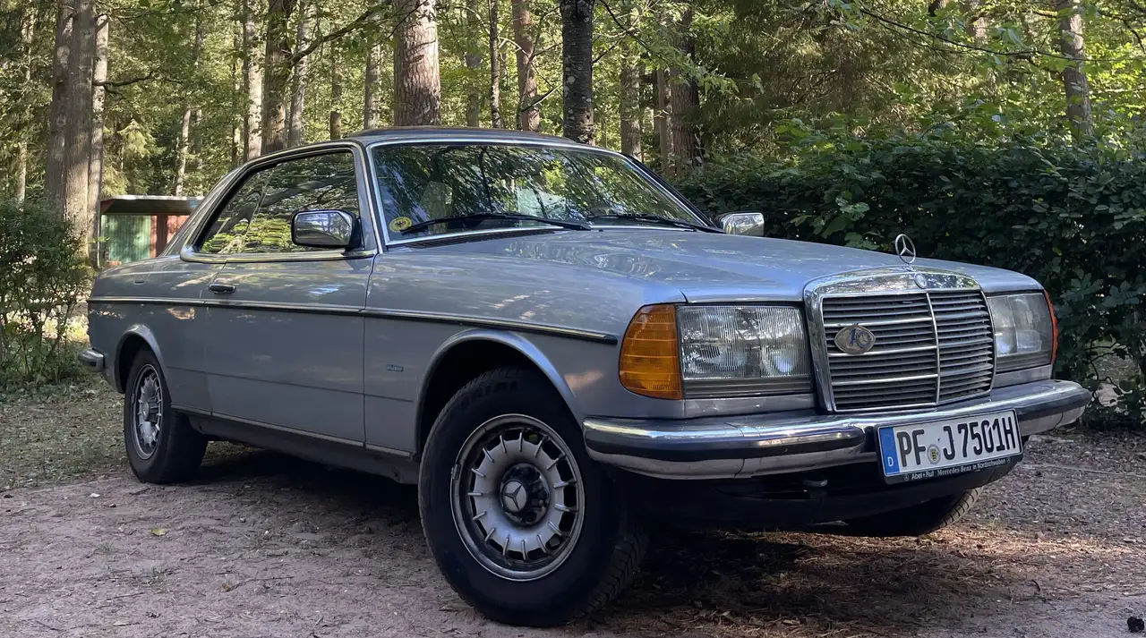 Mercedes-Benz 230 CE, foto 1