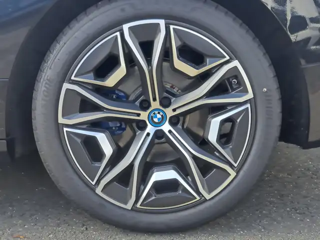 BMW Ix view 12