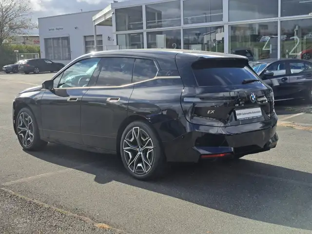 BMW Ix view 5