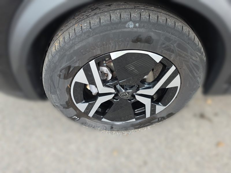 Peugeot 2008 1.2 PureTech 130 Allure LED PDC Navi Kamera — photo 4