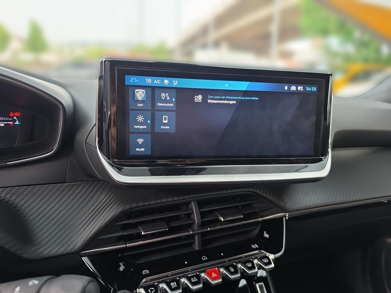 Peugeot 2008 1.2 PureTech 130 Allure LED PDC Navi Kamera — photo 6