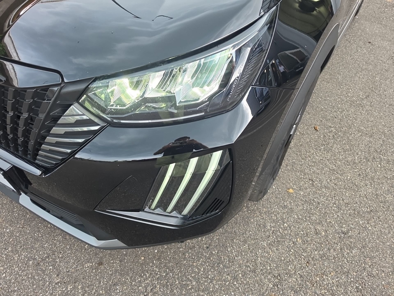 Peugeot 2008 1.2 PureTech 130 Allure LED PDC Navi Kamera — photo 3