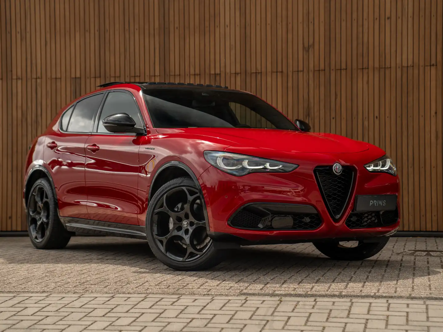 Alfa Romeo Stelvio 2.0T AWD Veloce 280pk | MY25 | Pano-dak | Harman/K Rood - 2