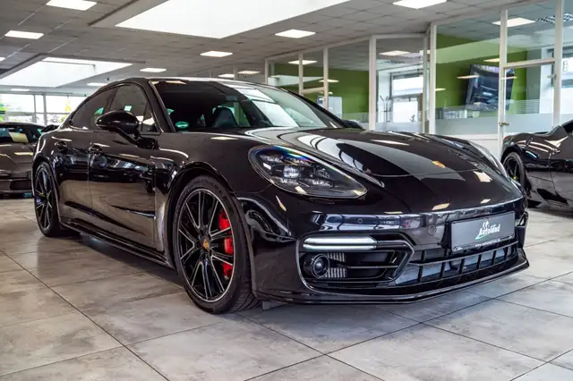 Porsche Panamera view 4