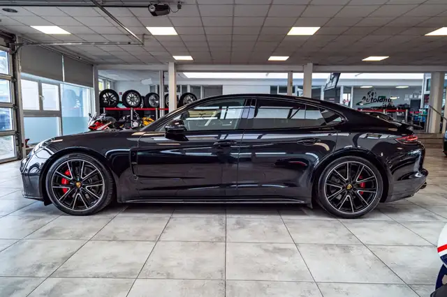Porsche Panamera view 5