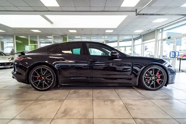 Porsche Panamera view 9