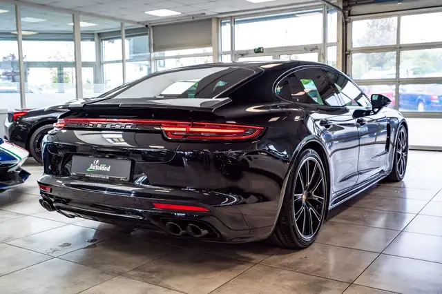 Porsche Panamera view 8
