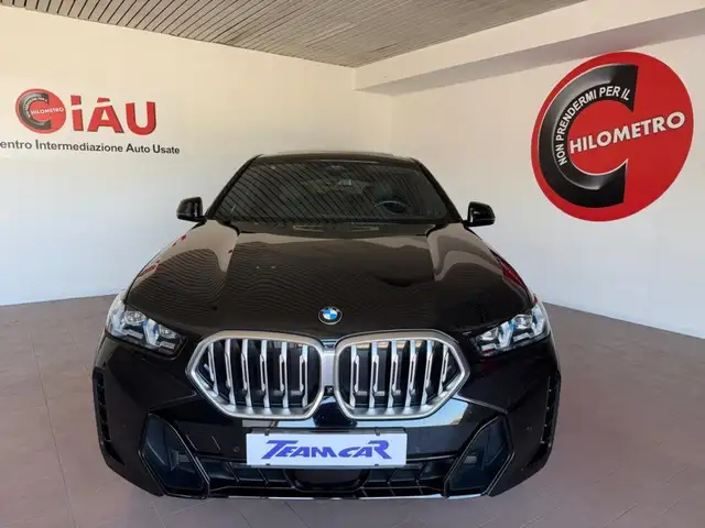 BMW X6 view 2
