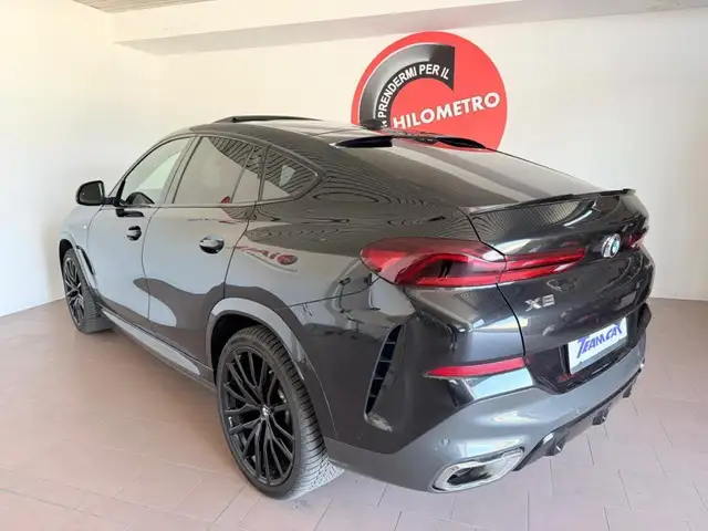 BMW X6 view 15