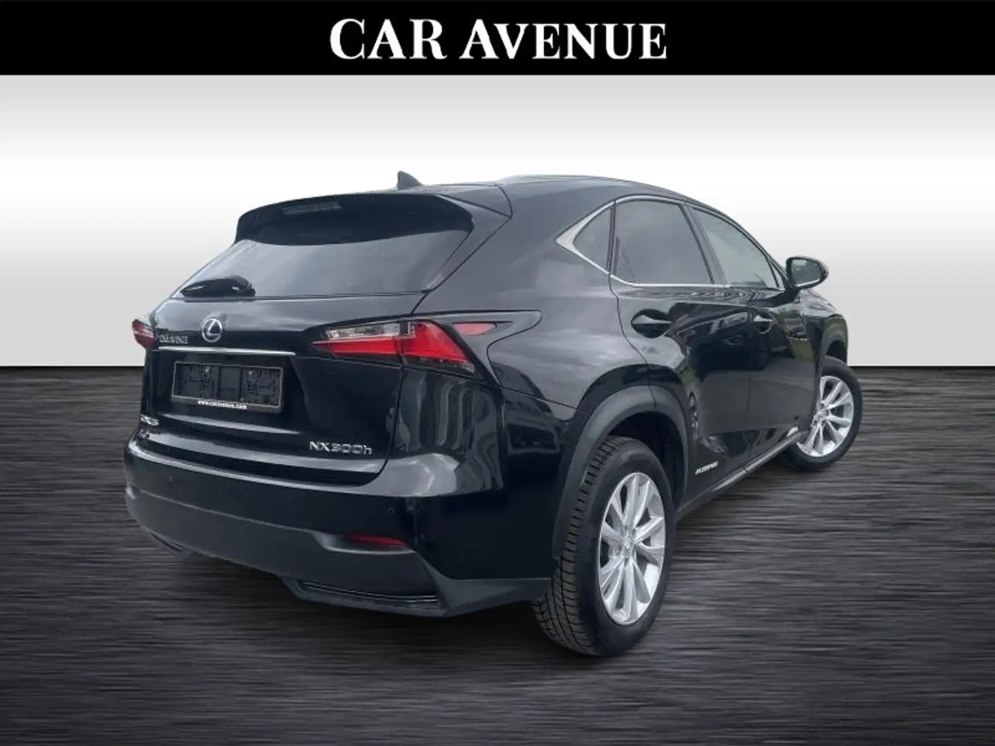 Lexus NX 300h Executive Line Чорний - 2