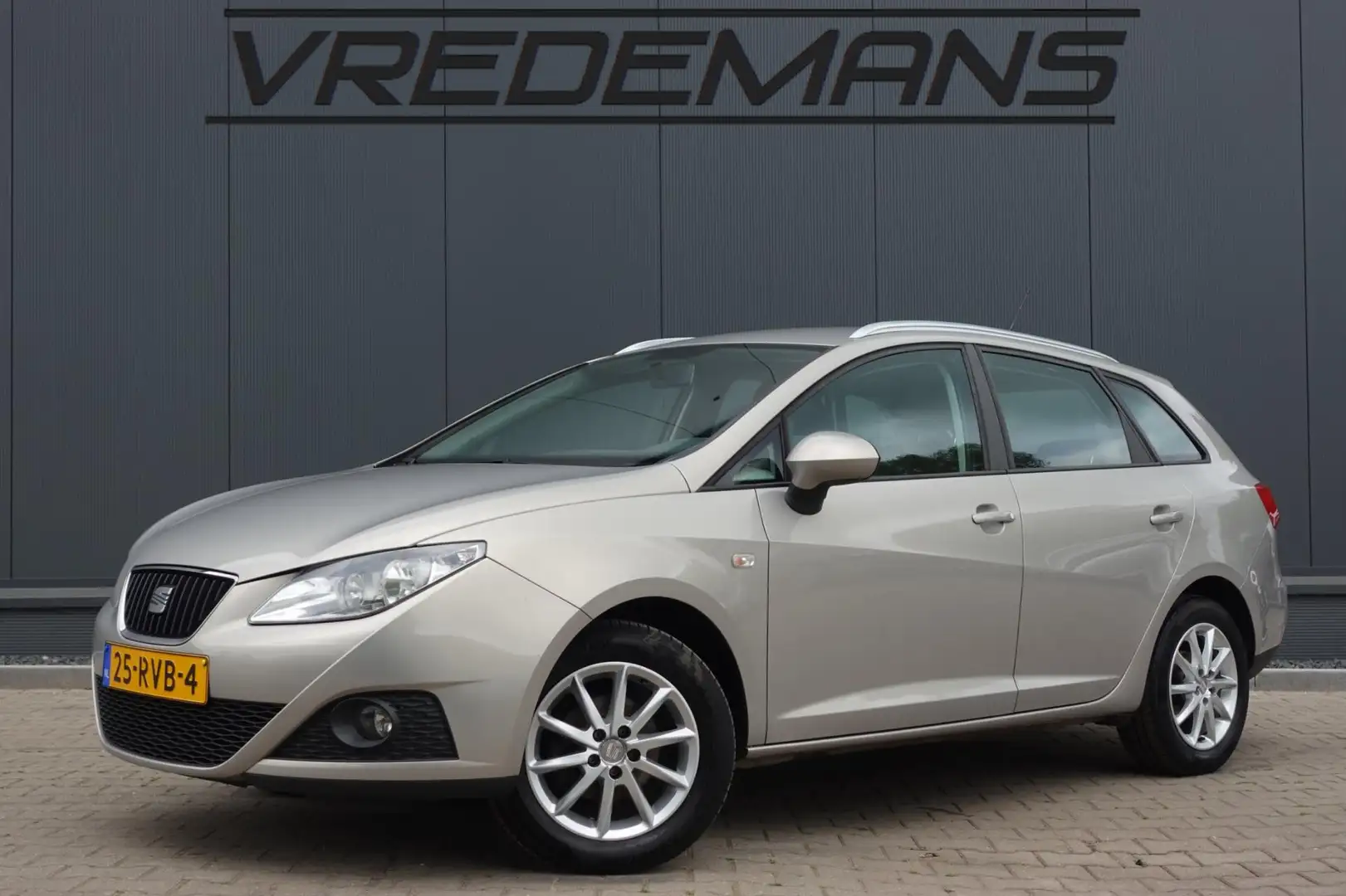 SEAT Ibiza ST 1.4 Style Beżowy - 1
