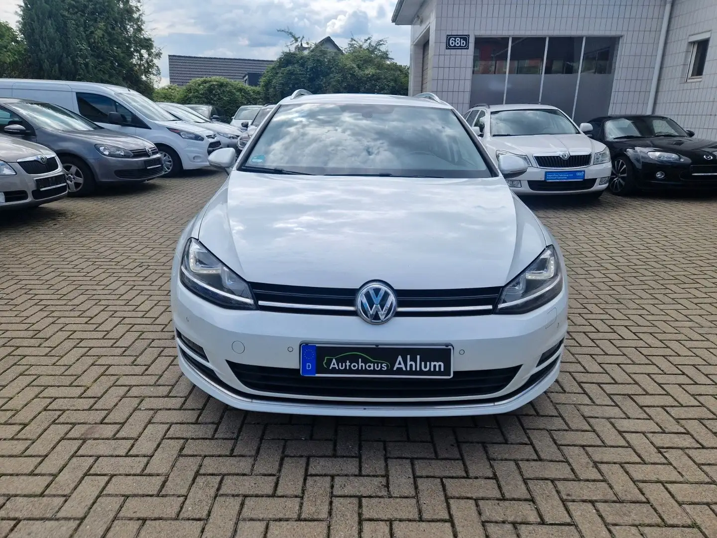 Volkswagen Golf VII Variant Lounge BMT Standhzg. Bi-Xenon Weiß - 2