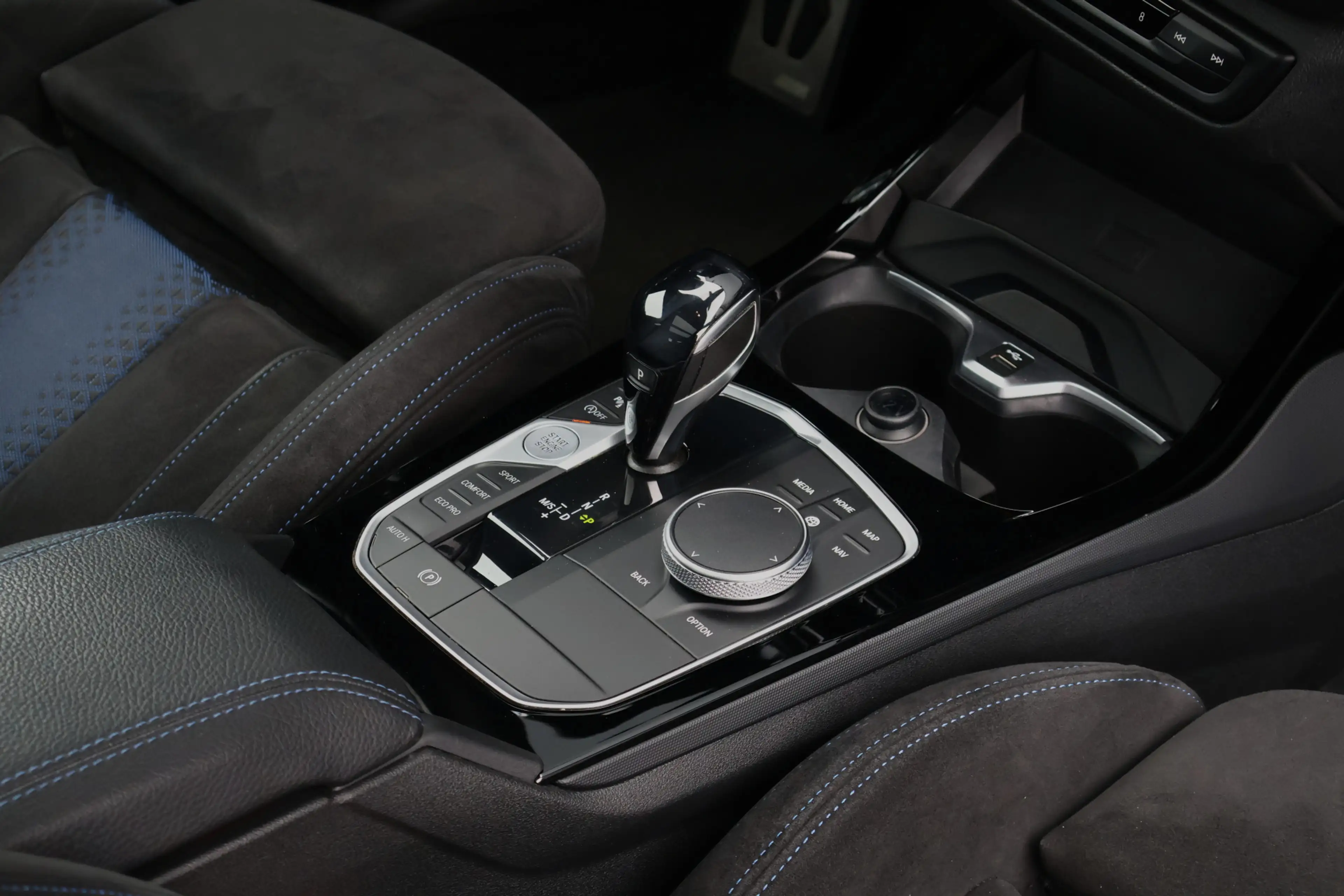 BMW 235 2-serie Gran Coupé M235i xDrive High Executive 306 — photo 33