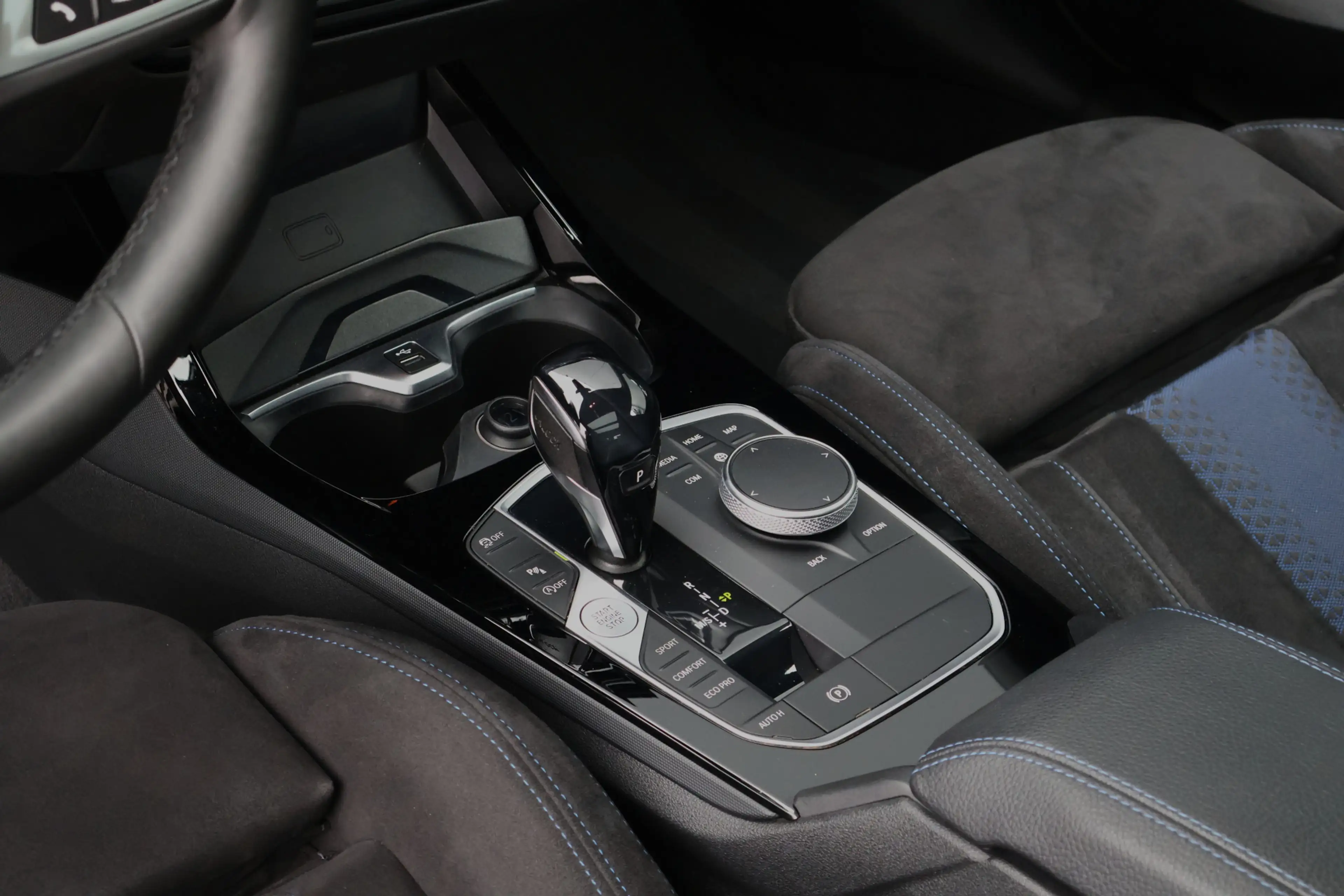 BMW 235 2-serie Gran Coupé M235i xDrive High Executive 306 — photo 32