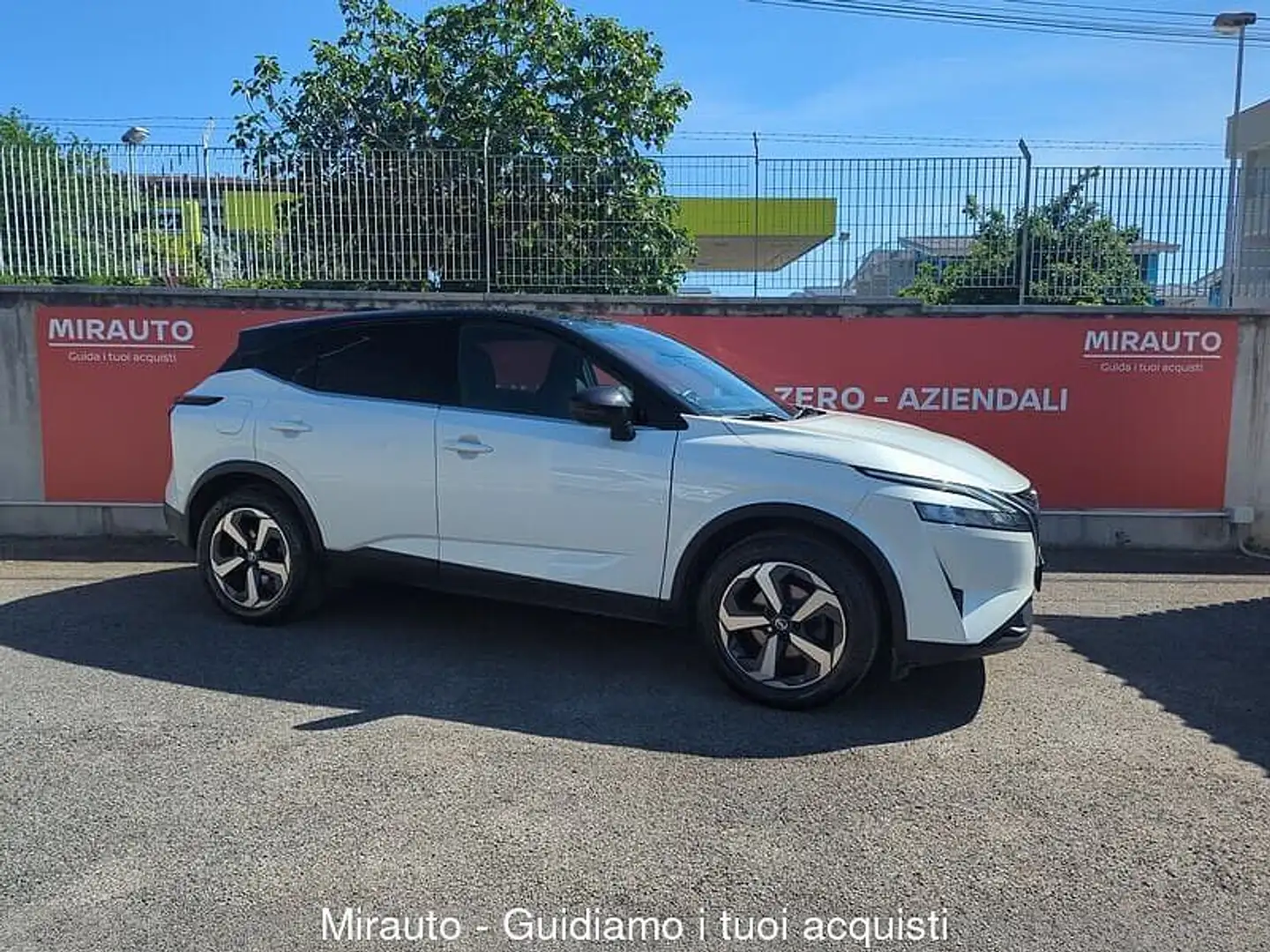 Nissan Qashqai 3ª serie Qashqai MHEV 140 CV N-Connecta Bianco - 1