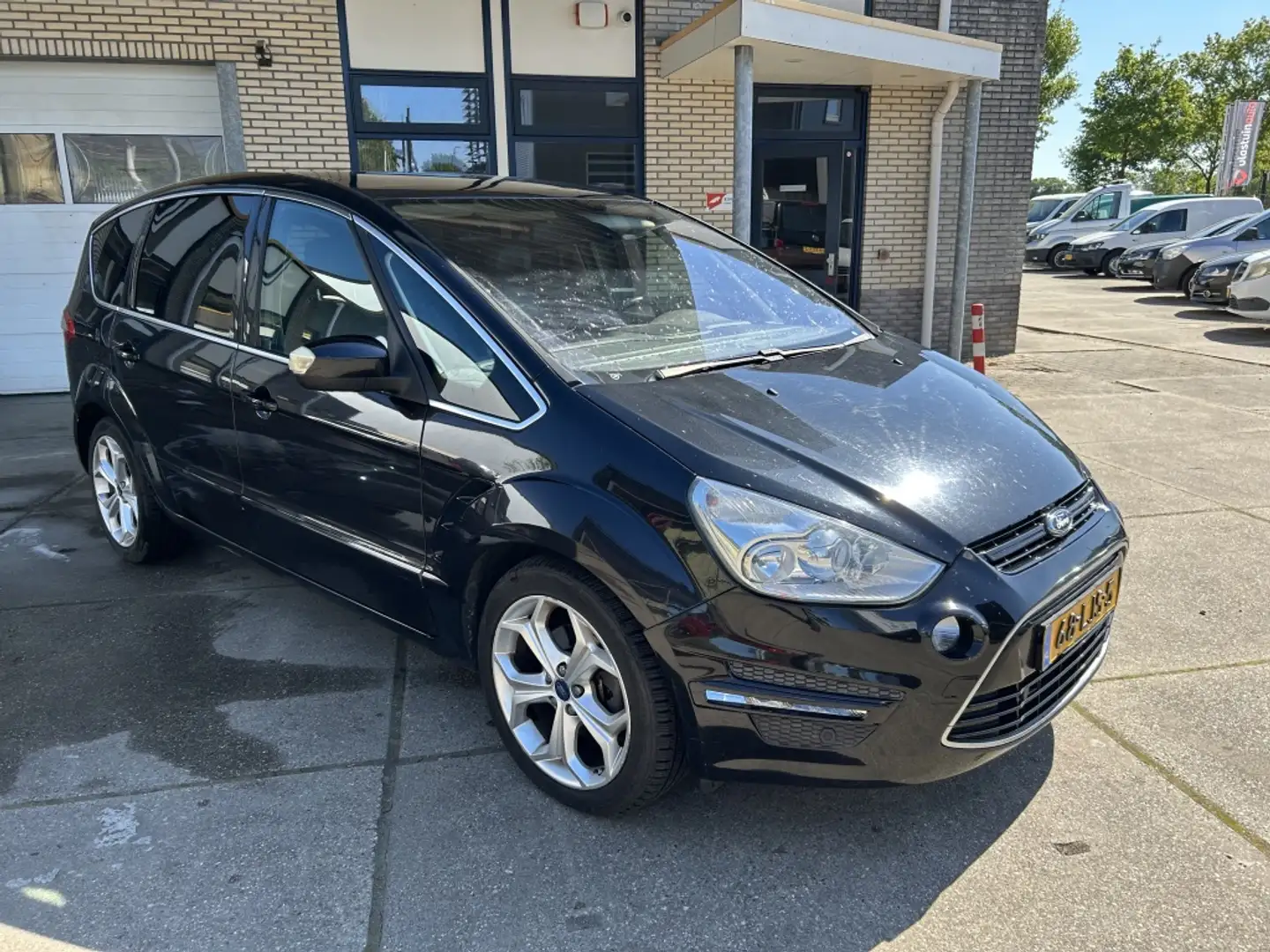 Ford S-Max 2.0 TDCi Tit. 7 PERS AUT NAVI LEER Noir - 1