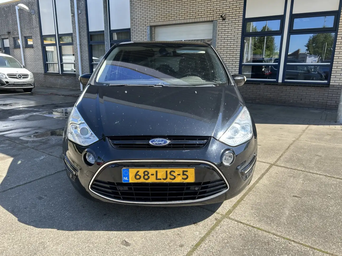 Ford S-Max 2.0 TDCi Tit. 7 PERS AUT NAVI LEER Noir - 2
