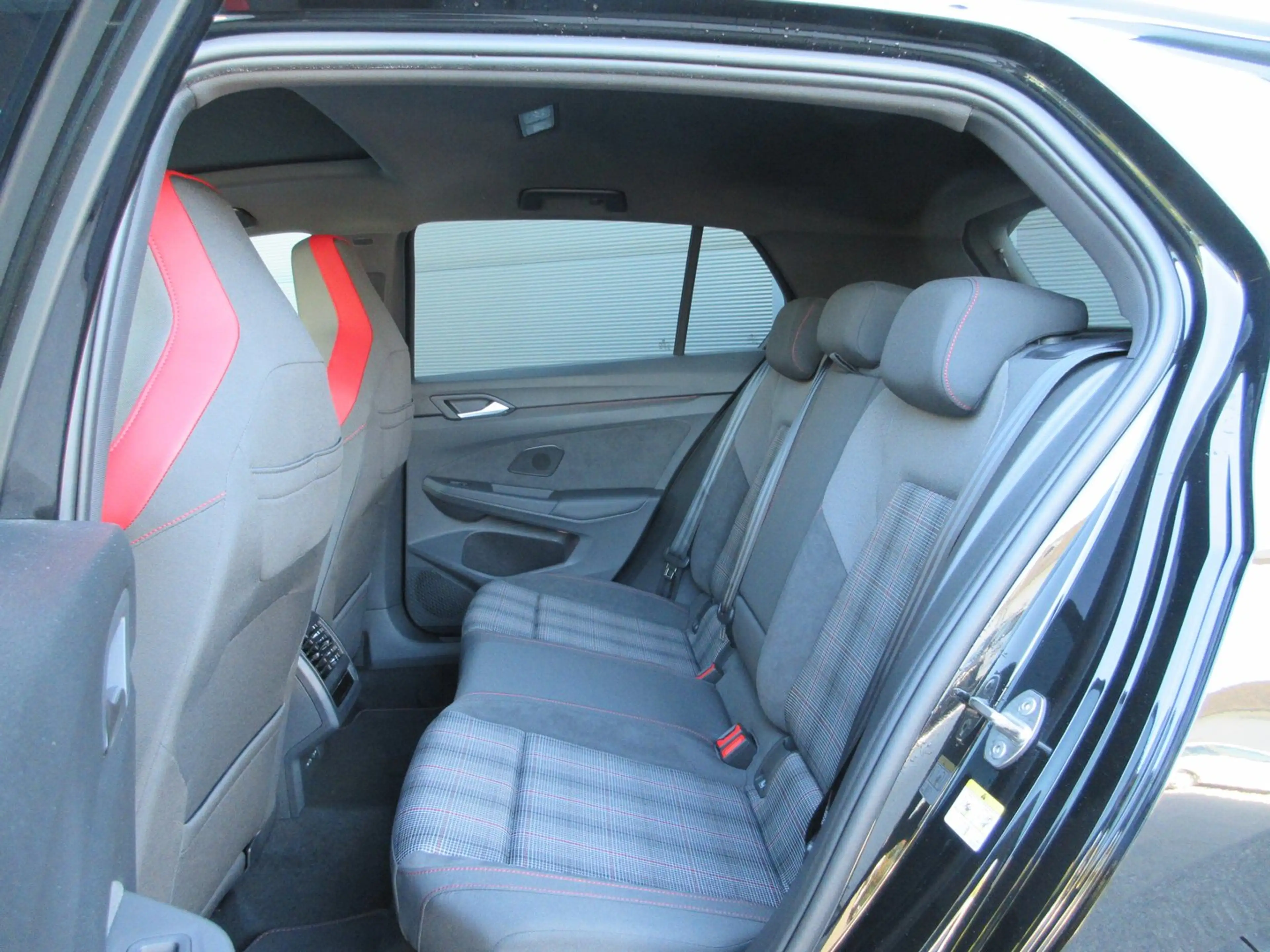 Volkswagen Golf GTI GTI DSG — photo 14