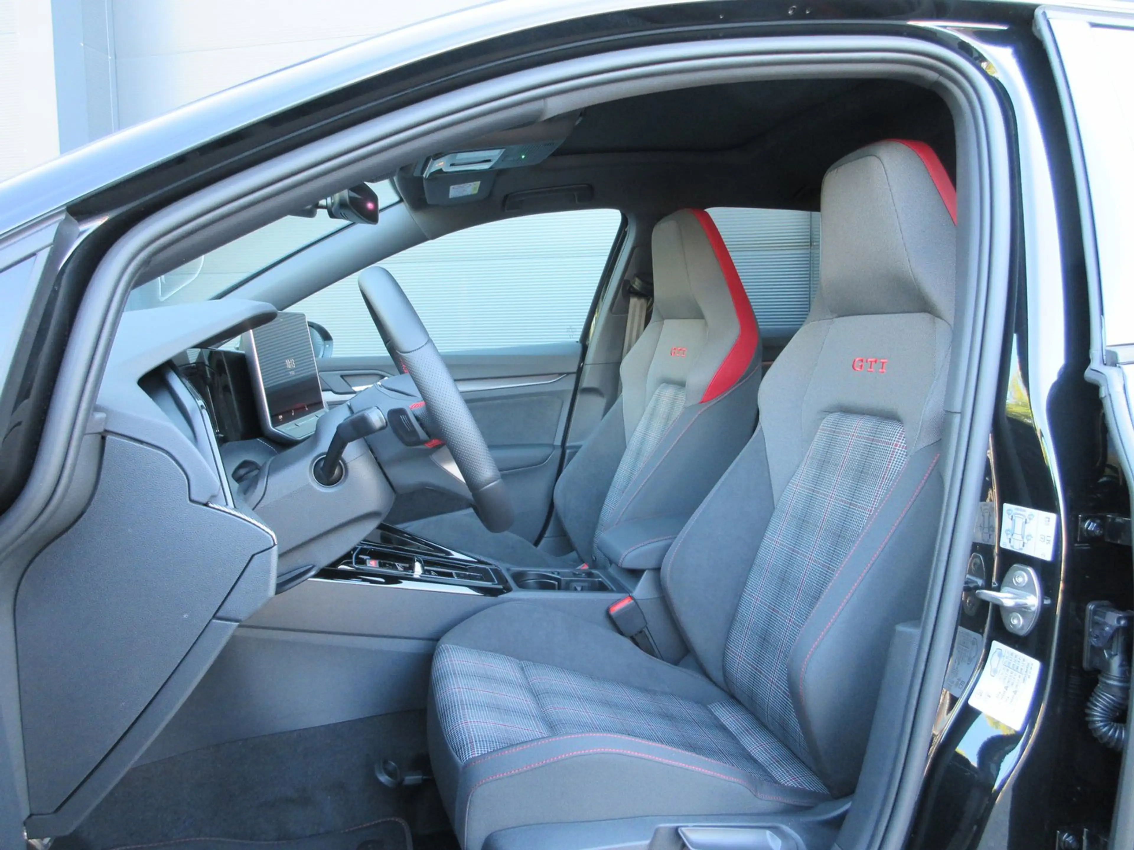 Volkswagen Golf GTI GTI DSG — photo 11