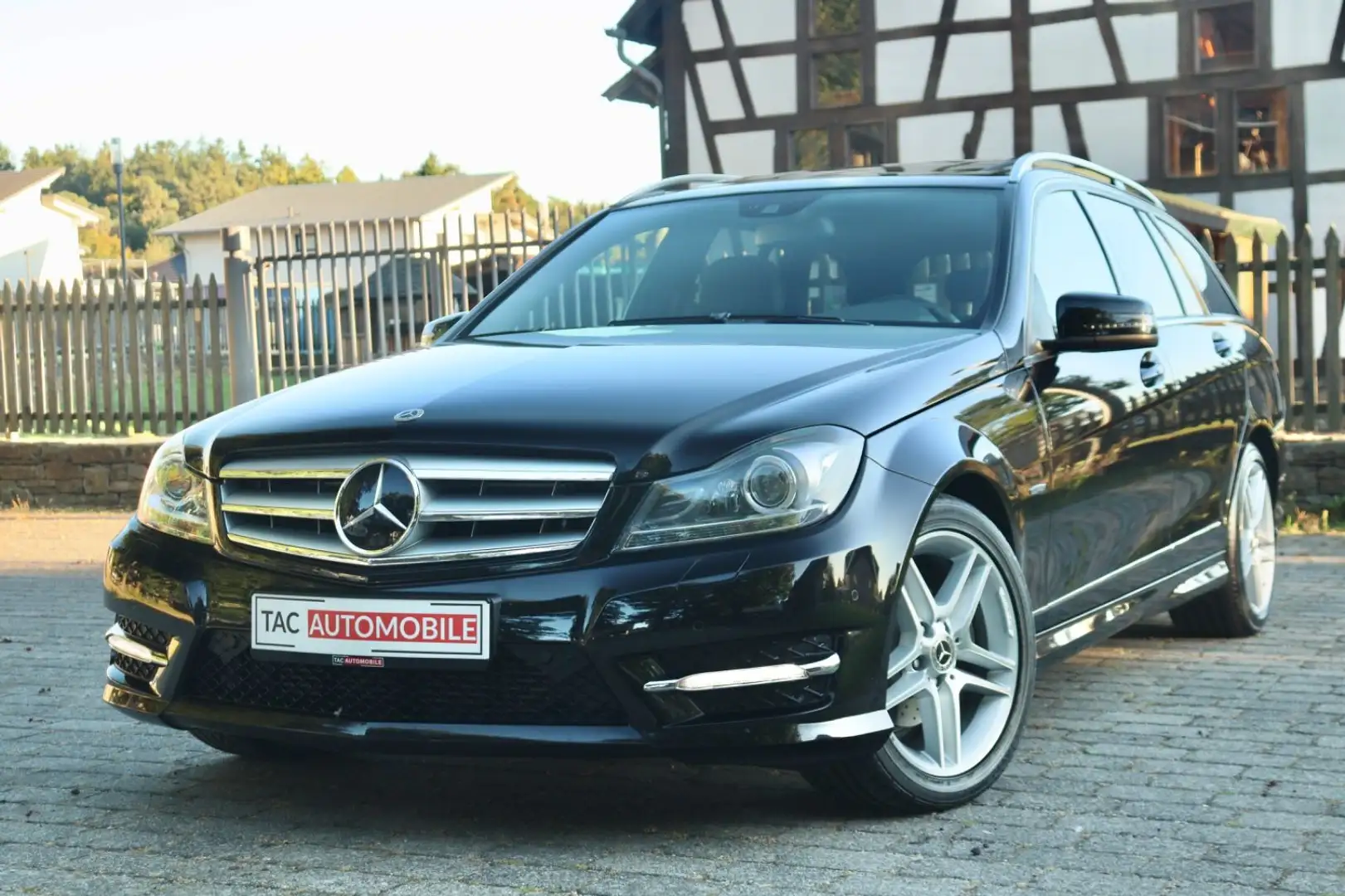 Mercedes-Benz C 220 C220 T CDI AMG-Paket Bi-Xen*Leder*H&K*Sdach*ACC Noir - 2
