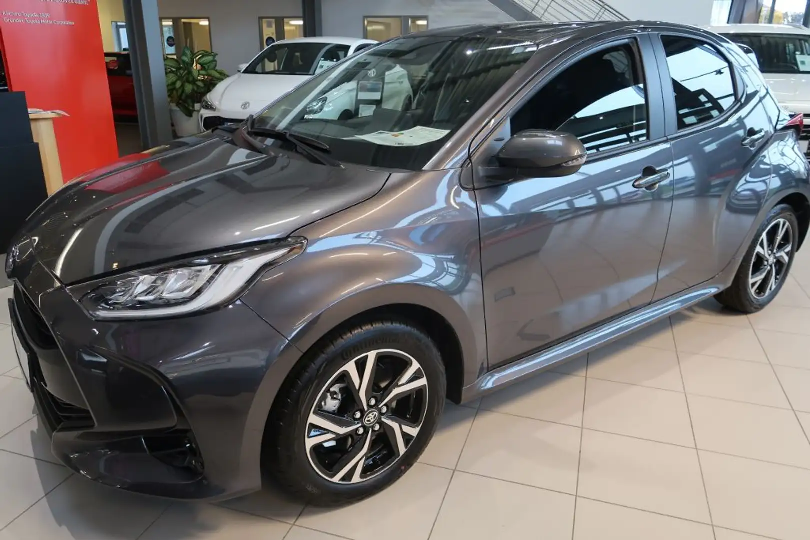 Toyota Yaris Yaris Hybrid 116  Teamplayer+ Comfort Paket Grau - 1
