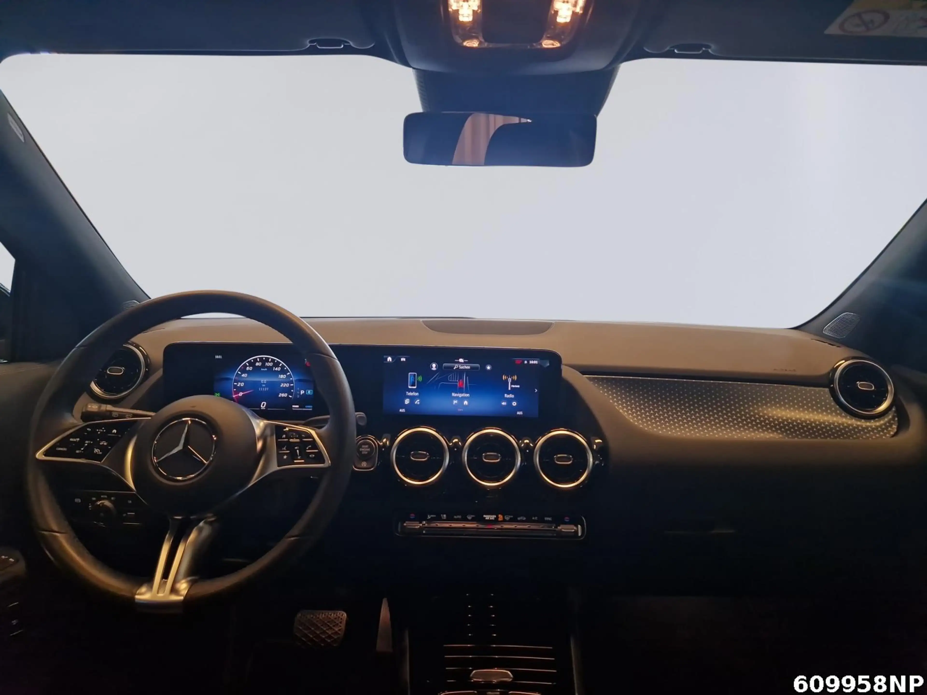 Mercedes-Benz GLA 200 Progressive  AHK Distronic LED Kamera — photo 8