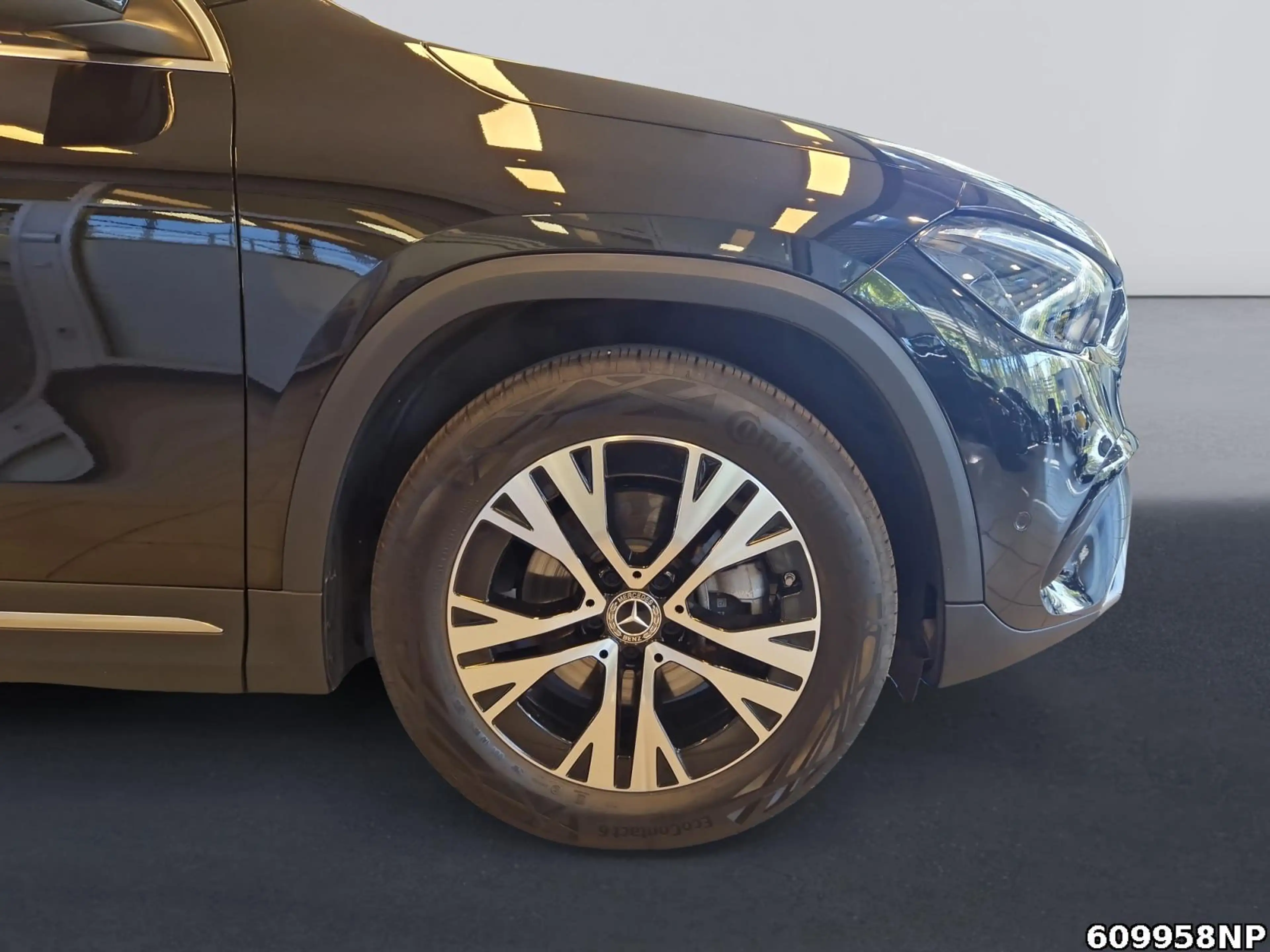 Mercedes-Benz GLA 200 Progressive  AHK Distronic LED Kamera — photo 5