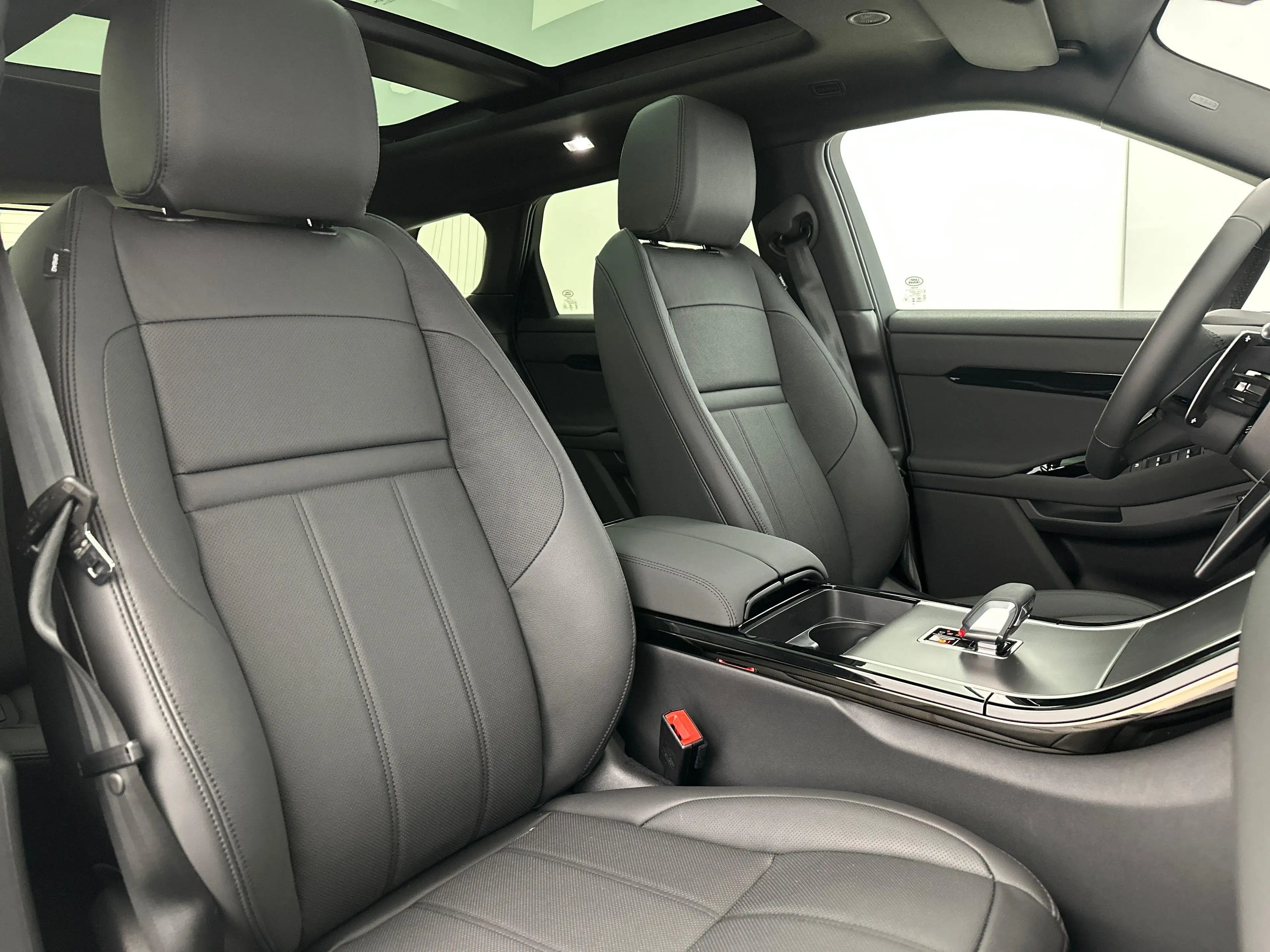 Land Rover Range Rover Evoque P160 S FWD Auto. 26.5MY — photo 11