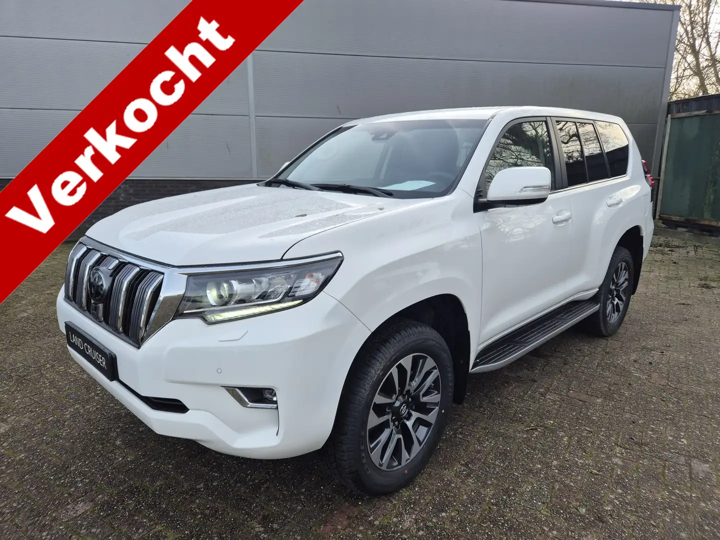 Toyota Land Cruiser 2.8 D-4D-F Professional Window Van GERESERVEERD! Wit - 1
