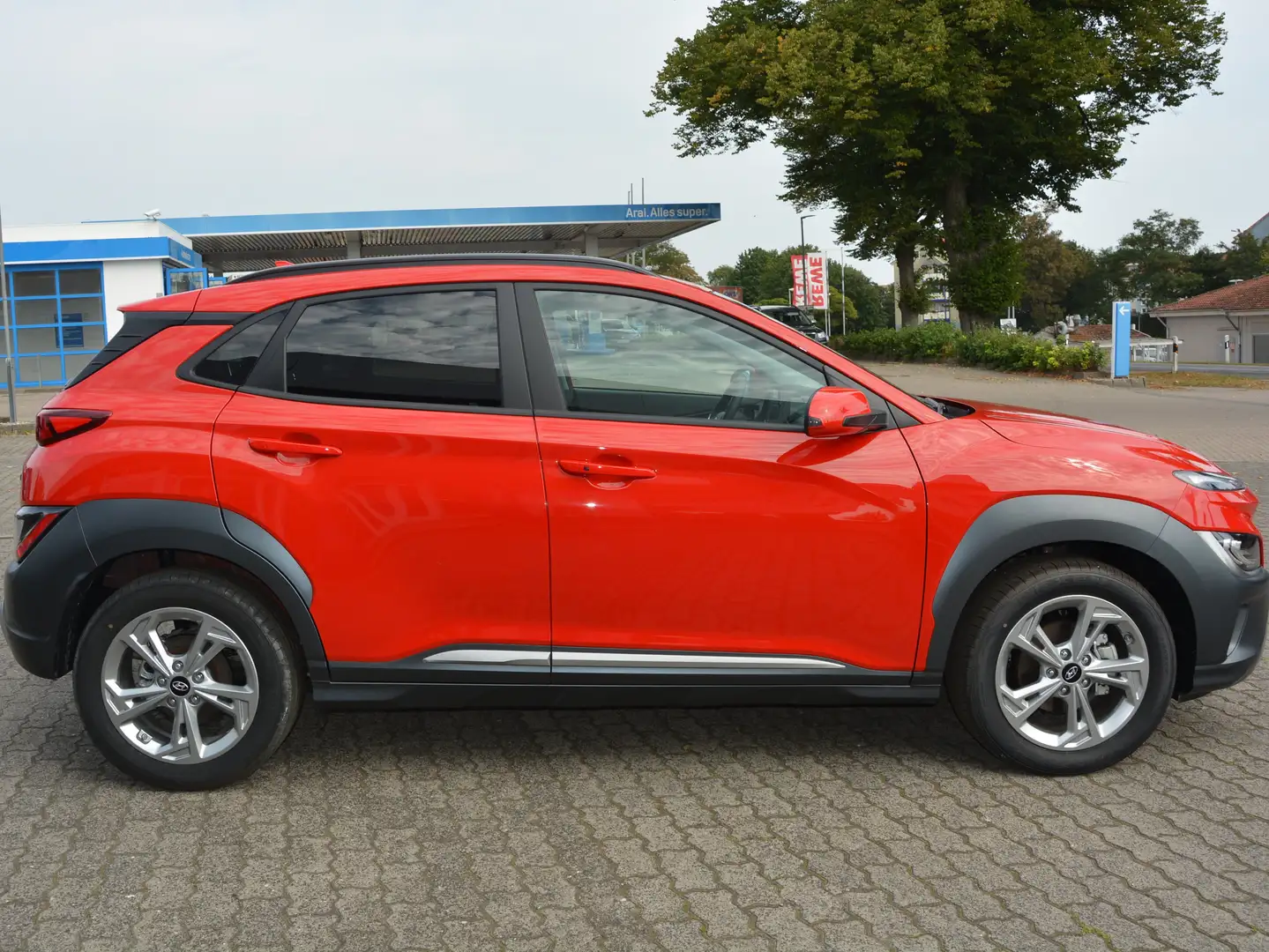 Hyundai KONA 1.0 T-GDI Smart m. LED/CAM/PDC/FSA/MW/SHZ/DAB Rot - 2