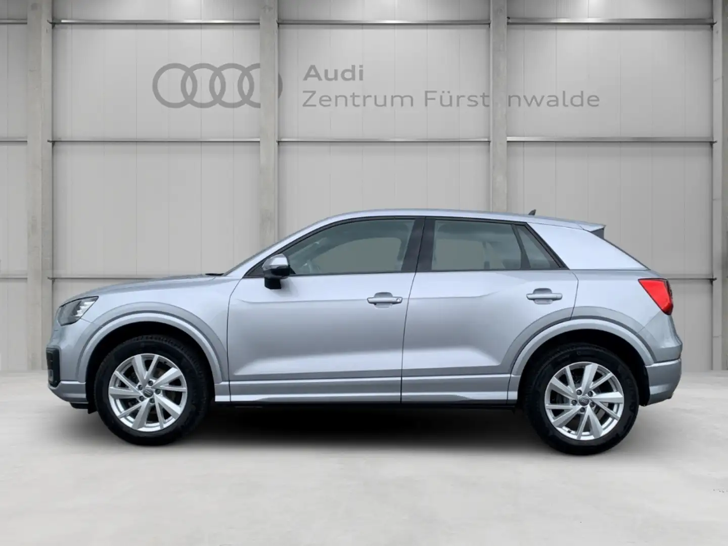 Audi Q2 35 TFSI S tronic sport Leder Digitales Cockpit Sou Silber - 2