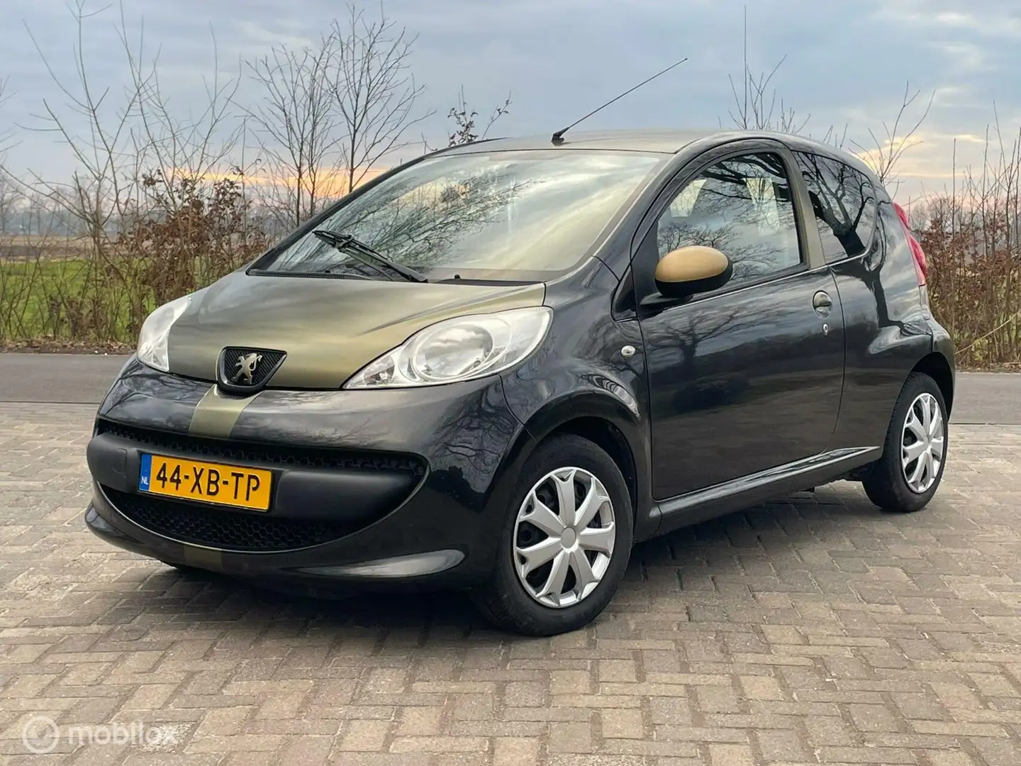 Peugeot 107 1.0-12V NIEUWE APK Jaune - 1