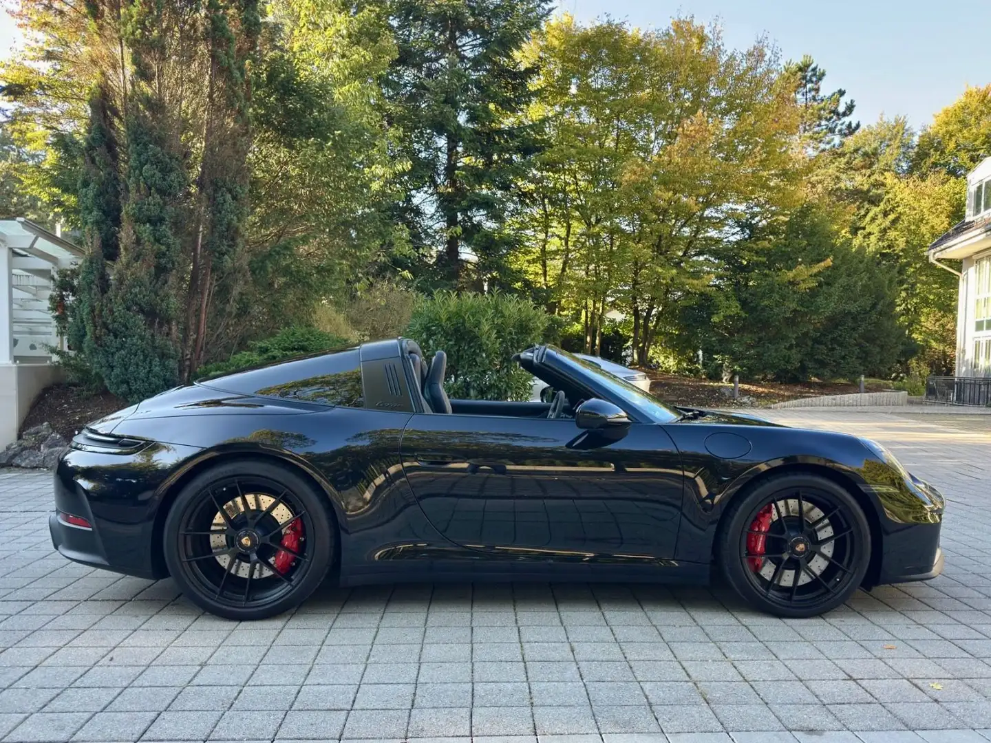 Porsche 992 .2 Targa*4*GTS*Lift*BOSE*Approved*bis*11/2027 Schwarz - 1