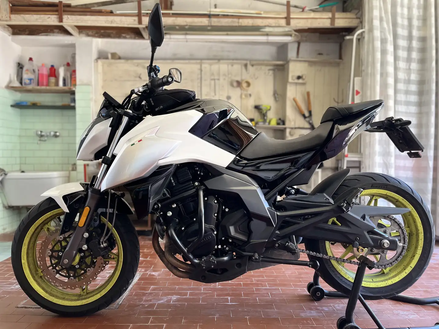 CFMOTO 650 NK black e white - 1
