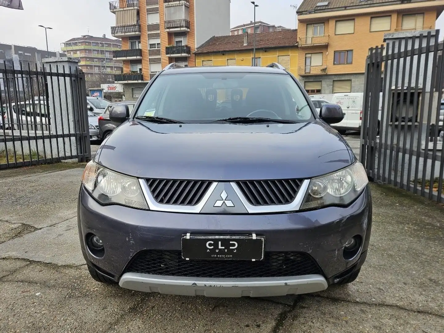 Mitsubishi Outlander 2.0 DI-D Instyle 7 p.ti DPF Grigio - 2