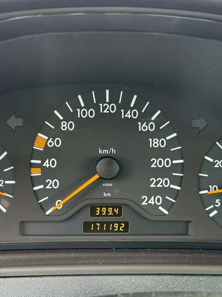 Mercedes-Benz E 200 Avantgarde, foto 7