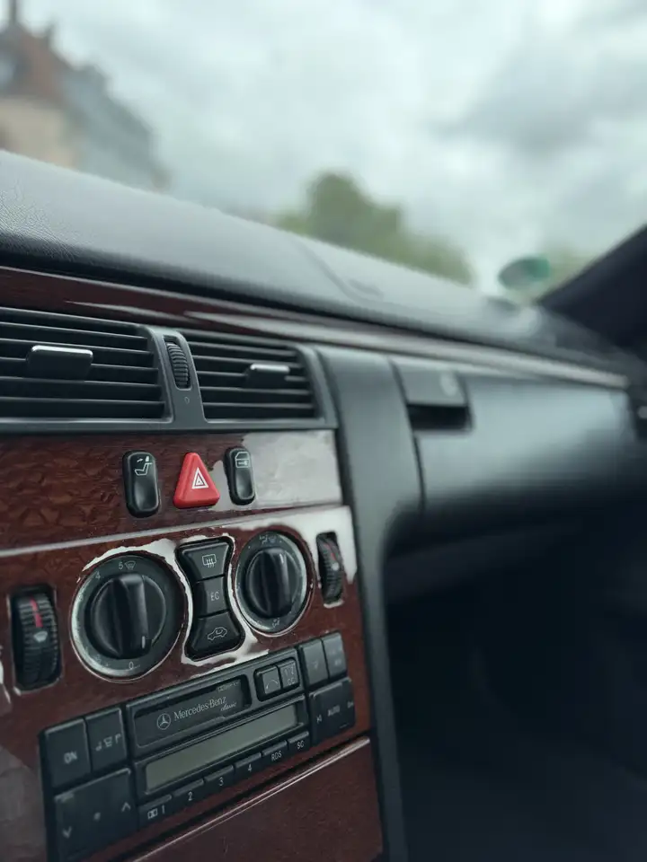 Mercedes-Benz E 200 Avantgarde, foto 10