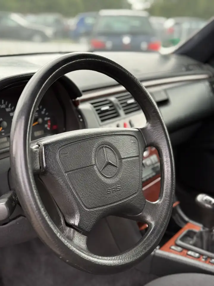 Mercedes-Benz E 200 Avantgarde, foto 5
